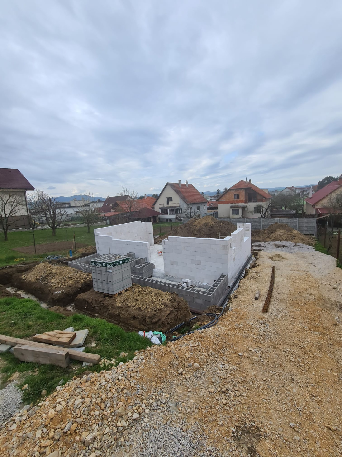 Murovanie obvodových stien z pórobetónu